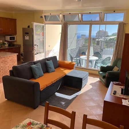 Atlantic Rose Apartment *